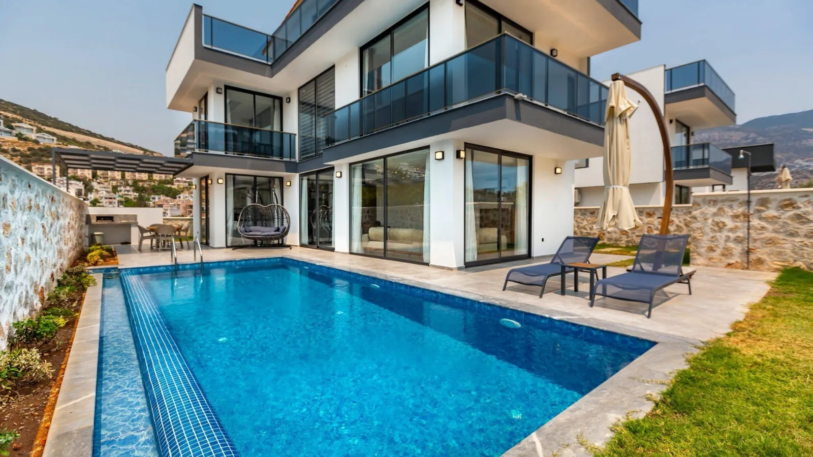 Villa Lipsos — kapak fotoğrafı